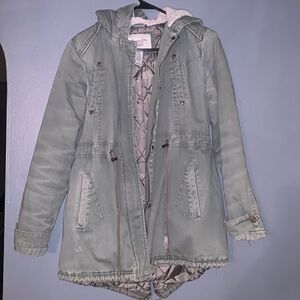 American rag jacket. Sized small. Army green.